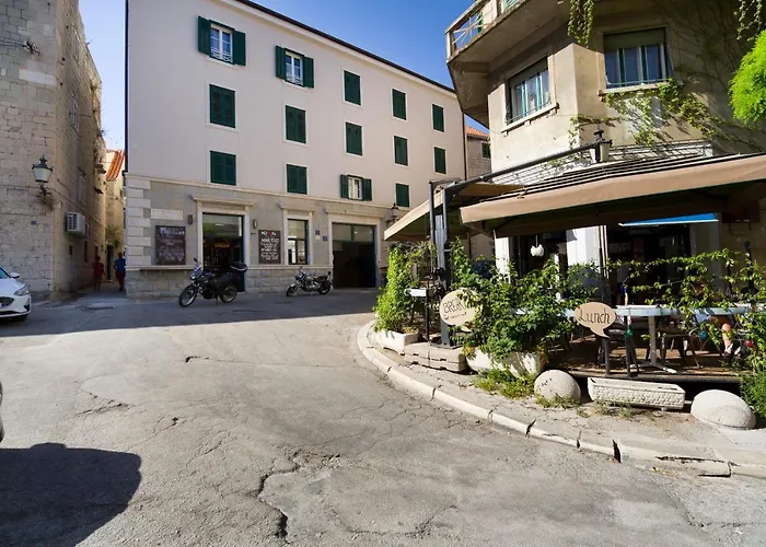 Lamenta 3* ספליט