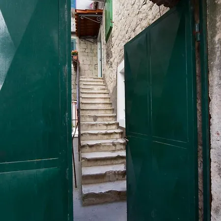 Lamenta Guest house 3*